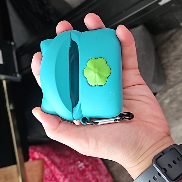 Pokemon bulbasaur air pod case - Picture 3 of 4